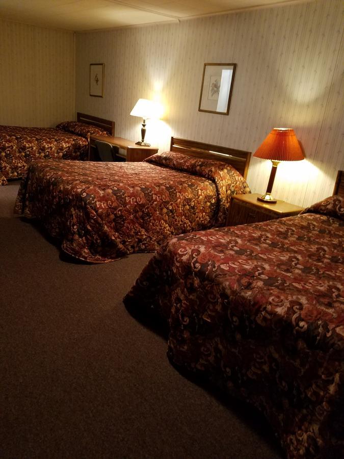 Buckhorn Motel 4*